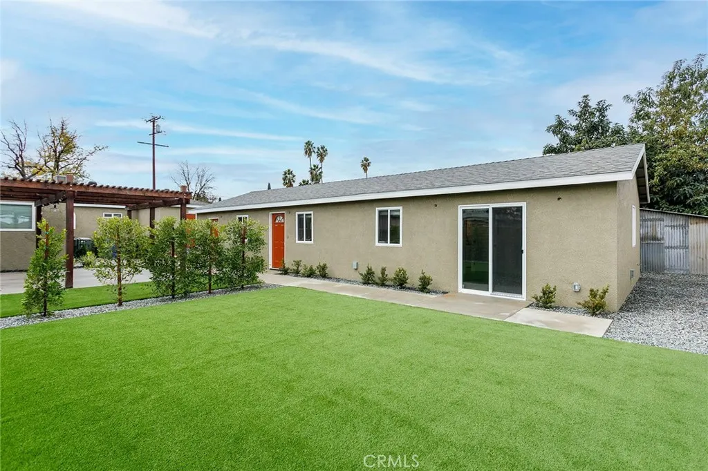 783 E Grand Avenue