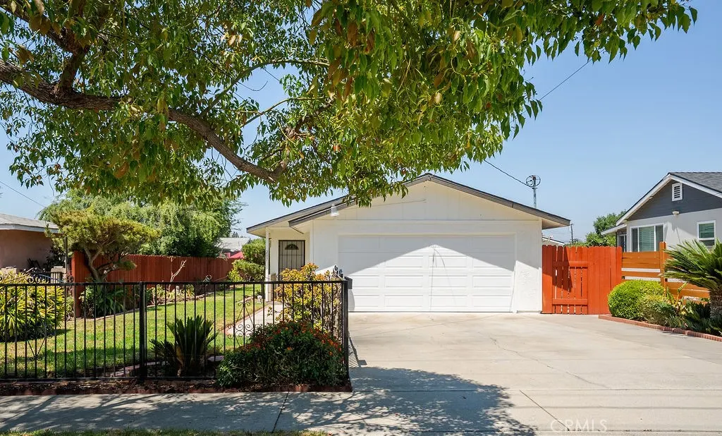207 N Pasadena Avenue