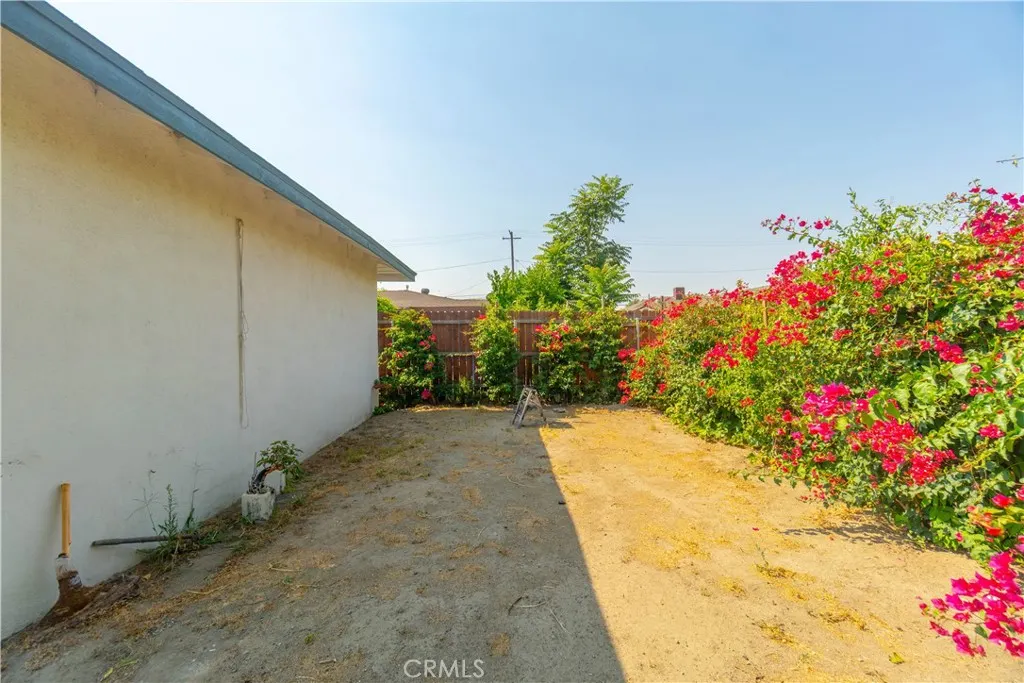 745 N Currier Street
