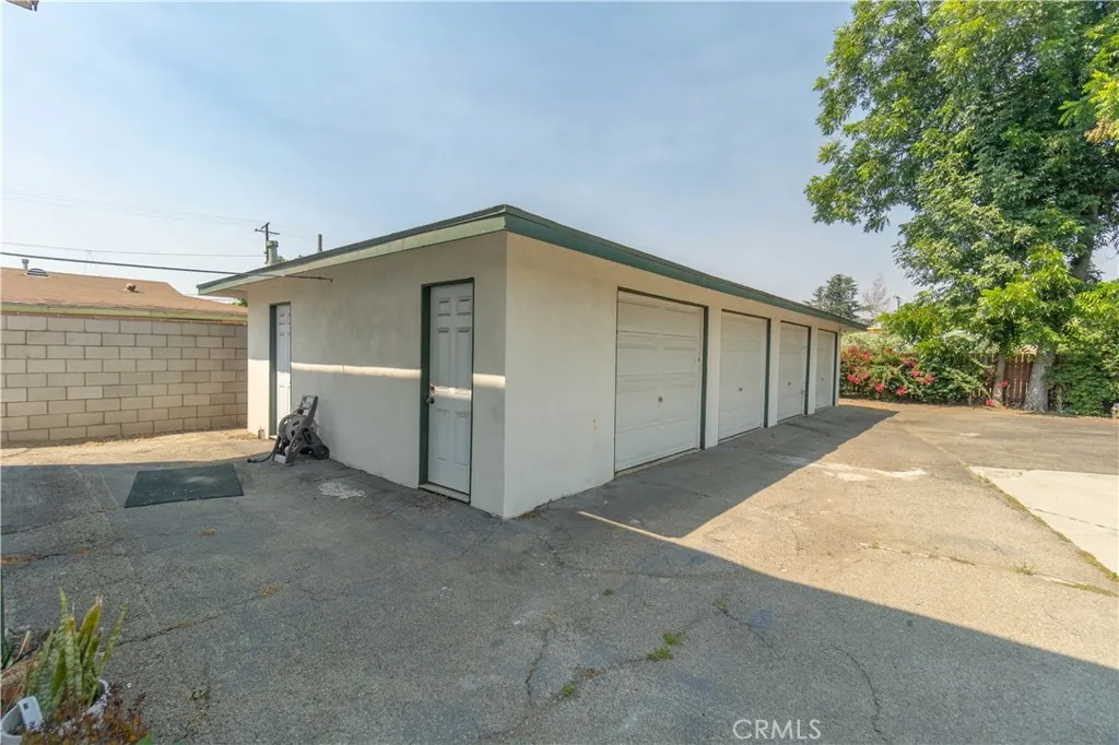 745 N Currier Street