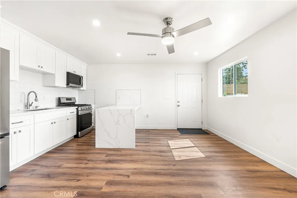 215 E Sierra Madre Avenue