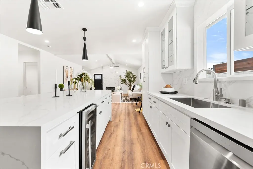 215 E Sierra Madre Avenue