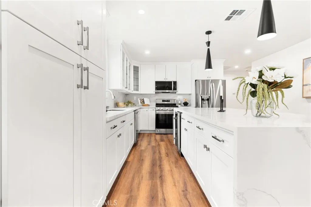 215 E Sierra Madre Avenue