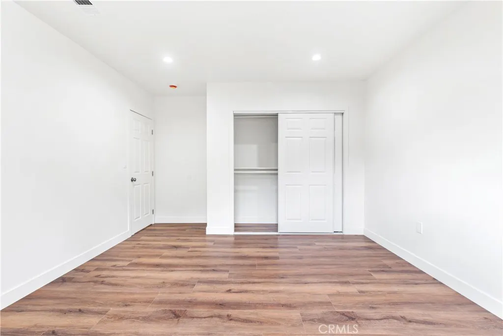 215 E Sierra Madre Avenue