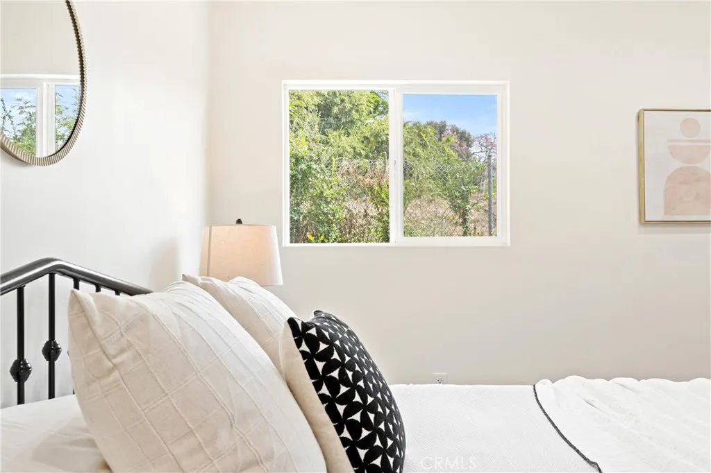 215 E Sierra Madre Avenue