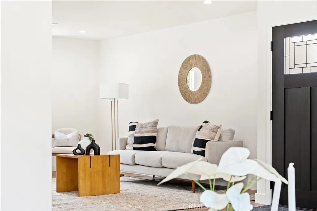 215 E Sierra Madre Avenue