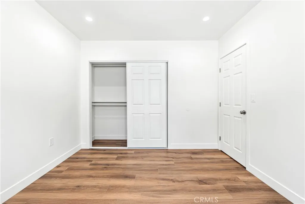 215 E Sierra Madre Avenue