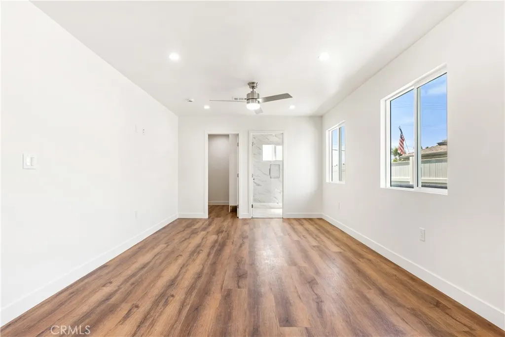 215 E Sierra Madre Avenue