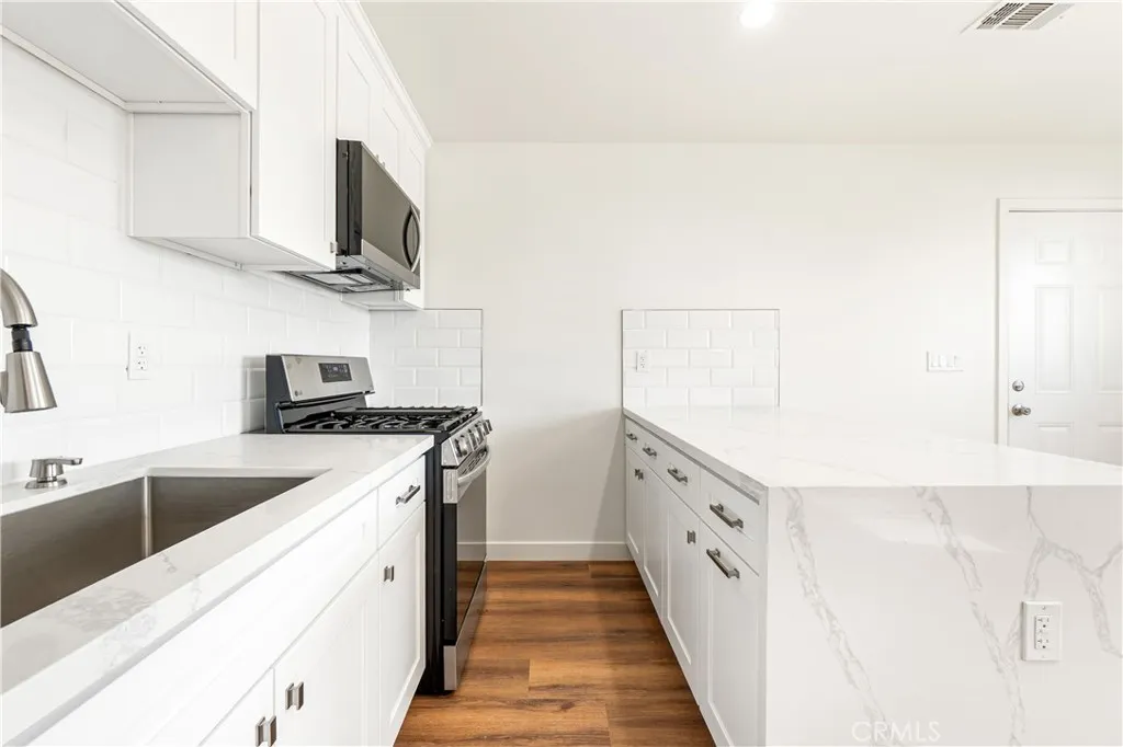 215 E Sierra Madre Avenue
