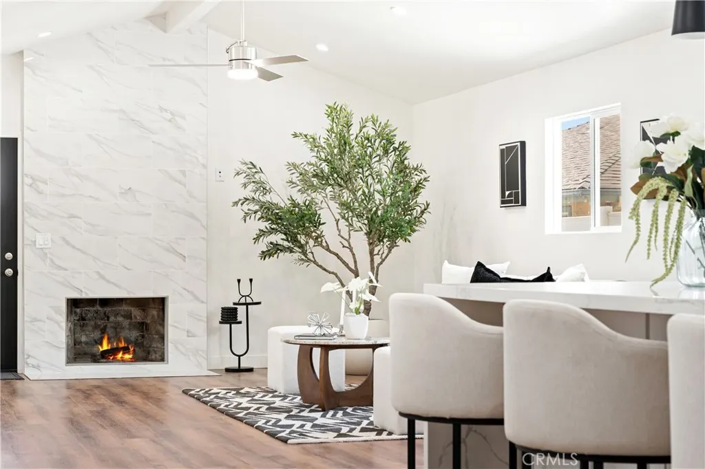 215 E Sierra Madre Avenue