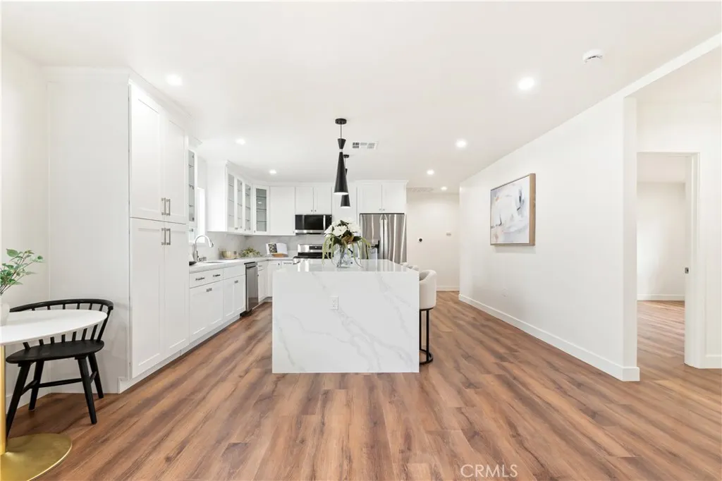 215 E Sierra Madre Avenue