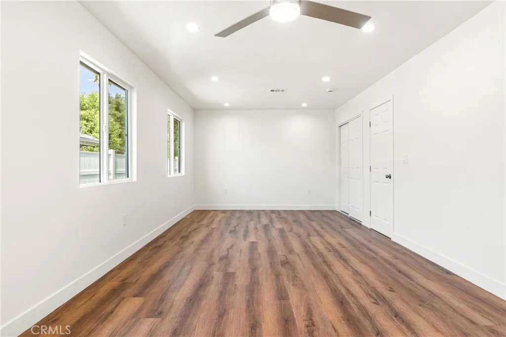 215 E Sierra Madre Avenue