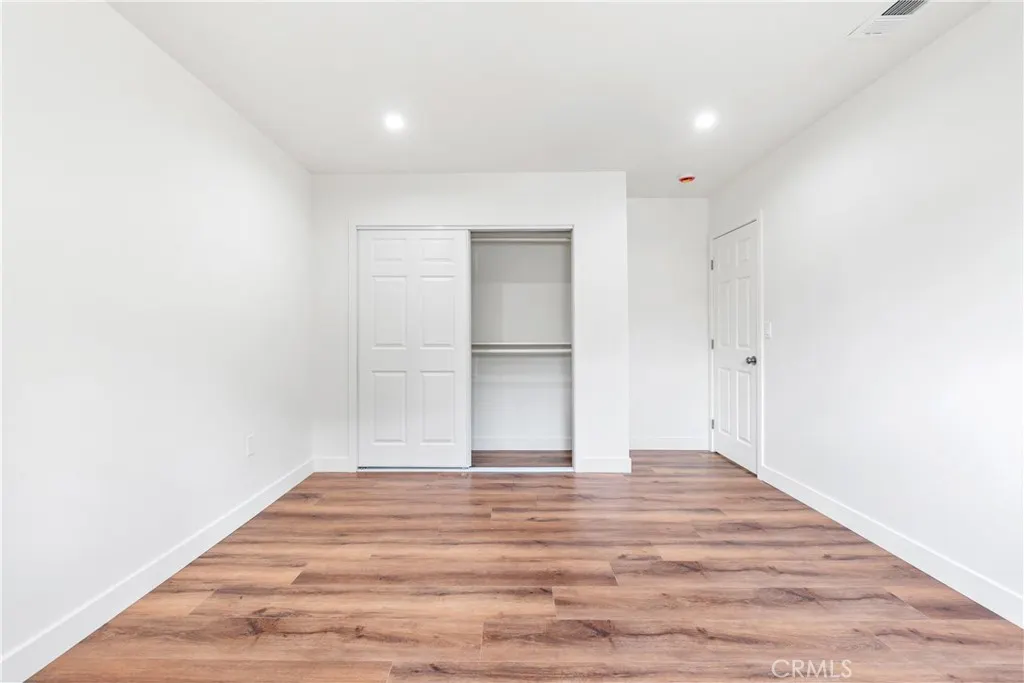 215 E Sierra Madre Avenue