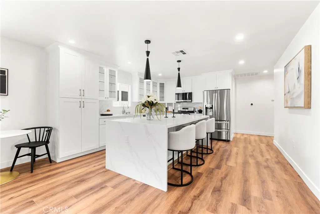 215 E Sierra Madre Avenue