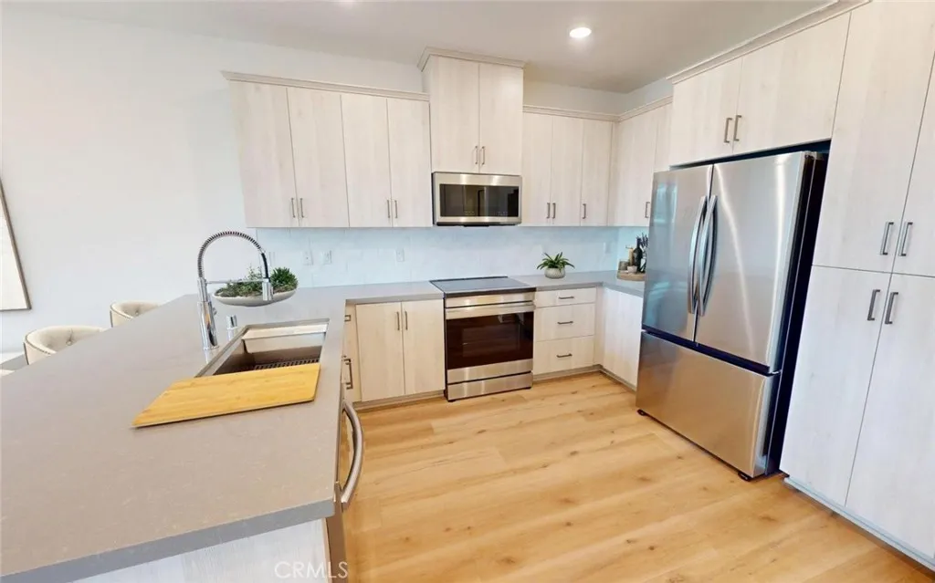 3939 E. KENYON PASEO