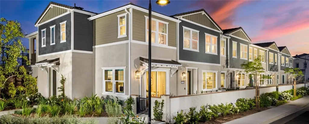 3939 E. KENYON PASEO
