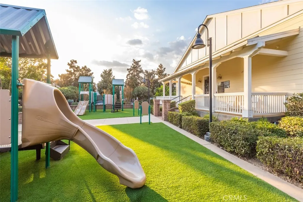 3939 E. KENYON PASEO