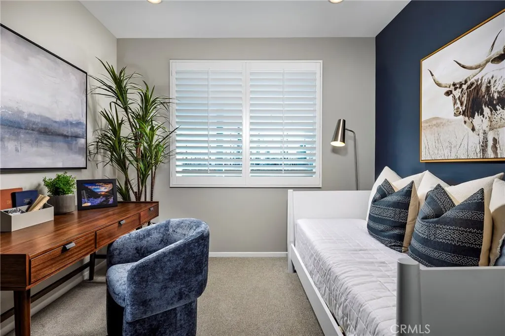 3931 E. KENYON PASEO