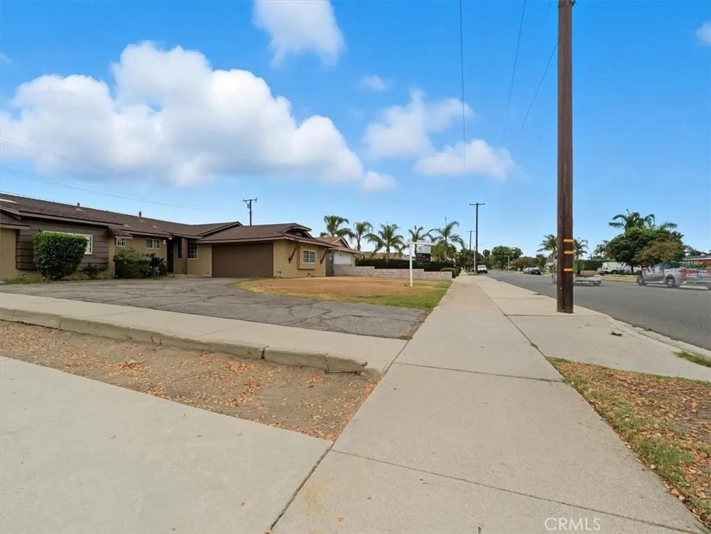1512 W 6th Street