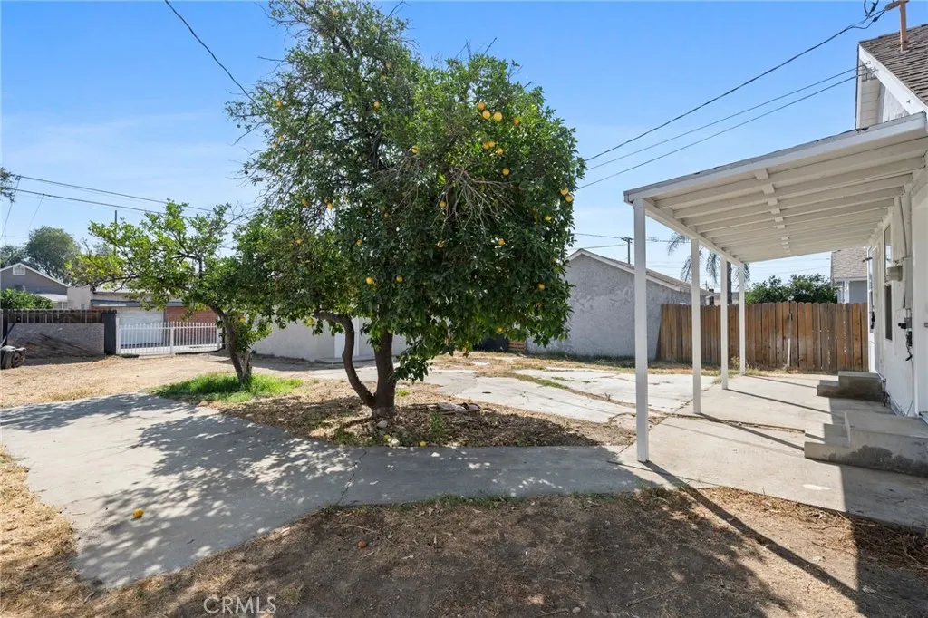 132 N Monterey Avenue