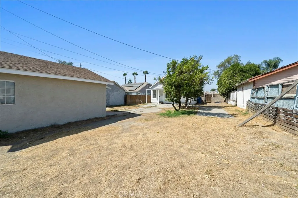 132 N Monterey Avenue