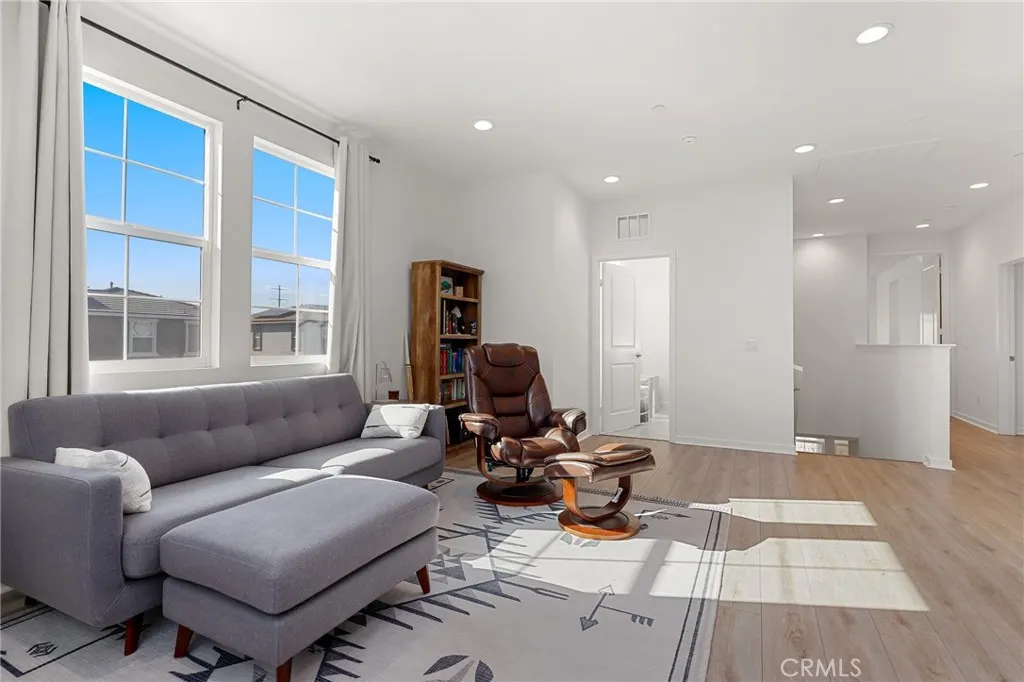 2983 2983 E Halton Paseo