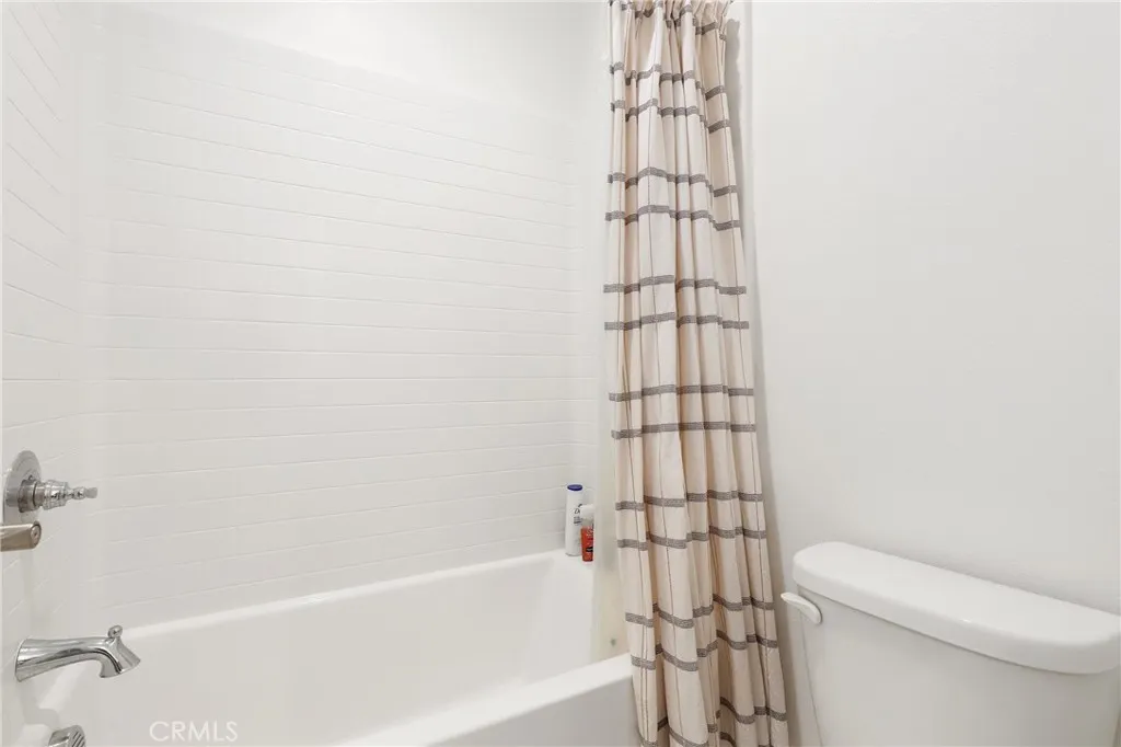 2983 2983 E Halton Paseo