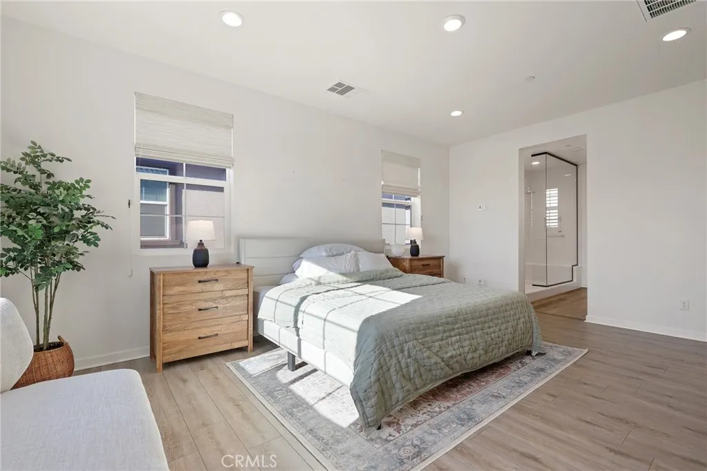 2983 2983 E Halton Paseo