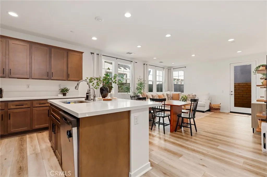 2983 2983 E Halton Paseo