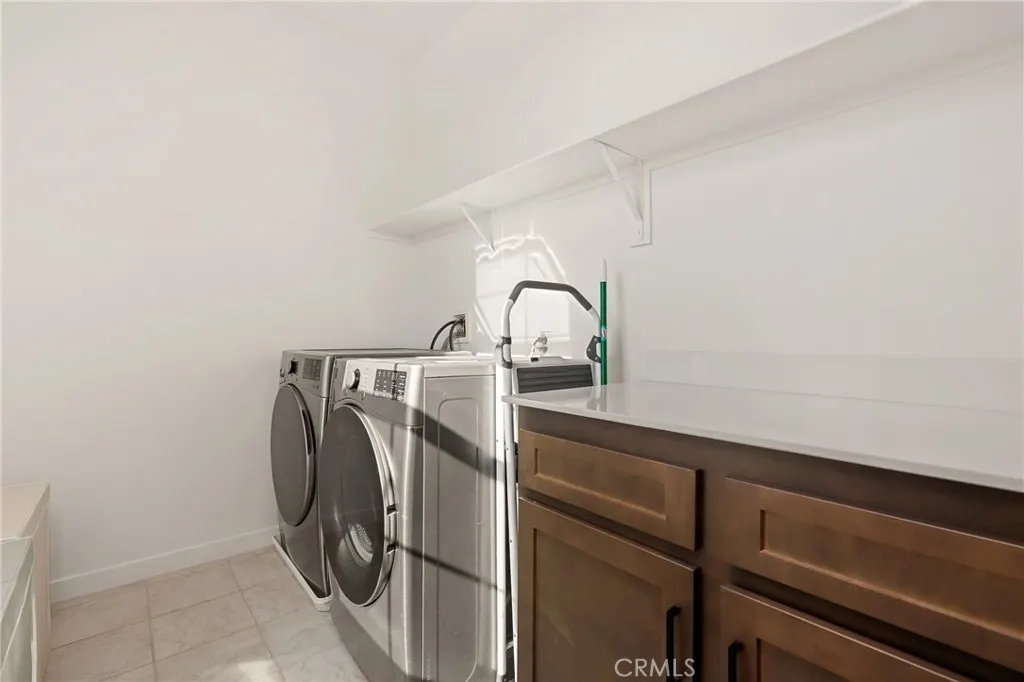 2983 2983 E Halton Paseo