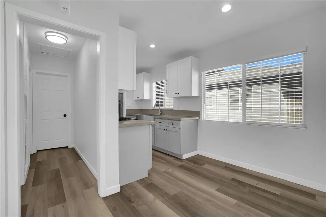 871 W Wilson