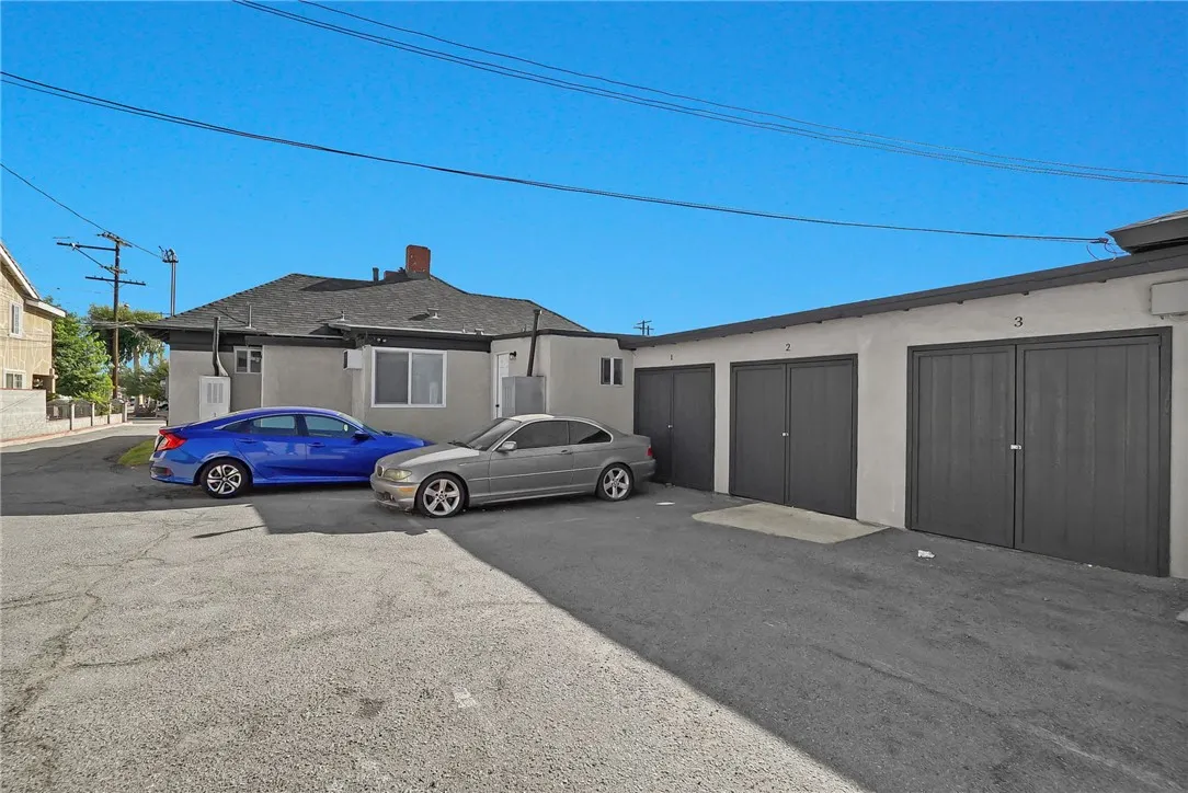 871 W Wilson