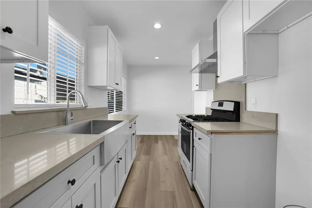 871 W Wilson
