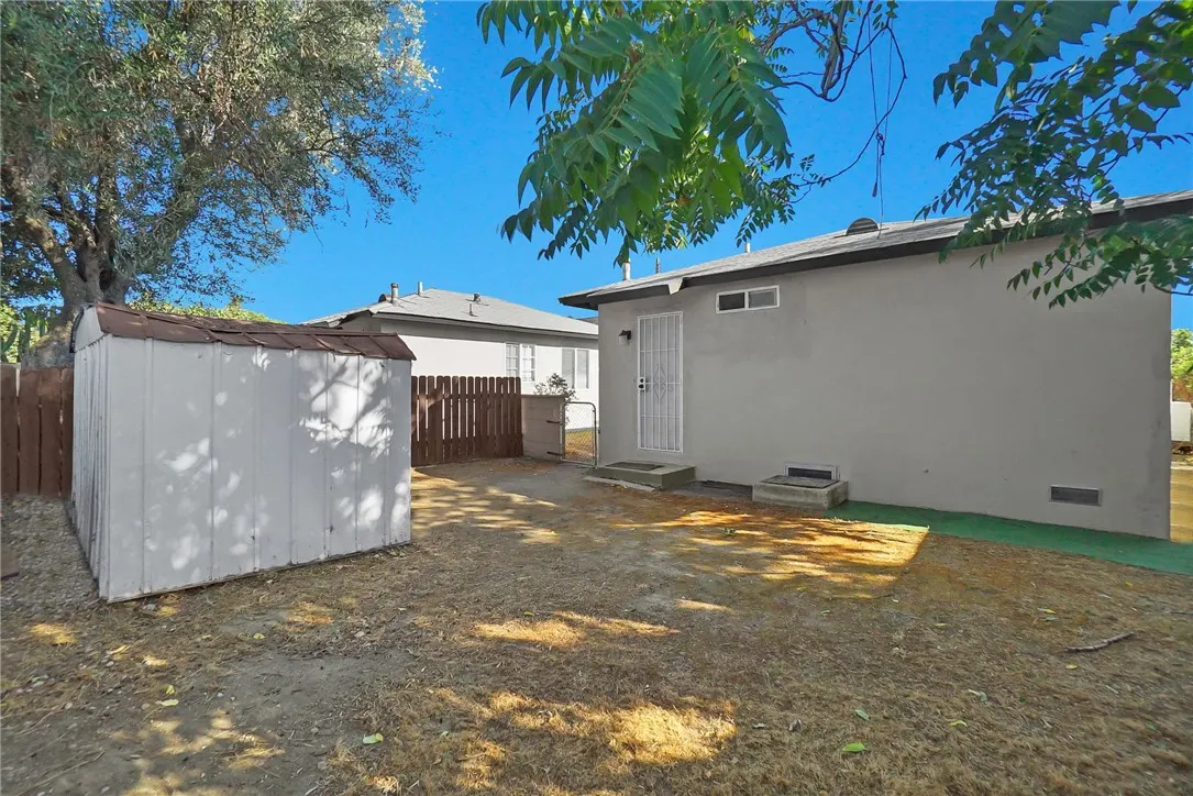 871 W Wilson