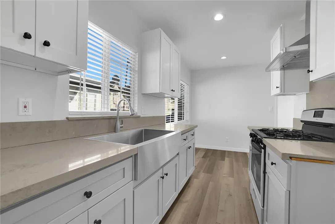 871 W Wilson