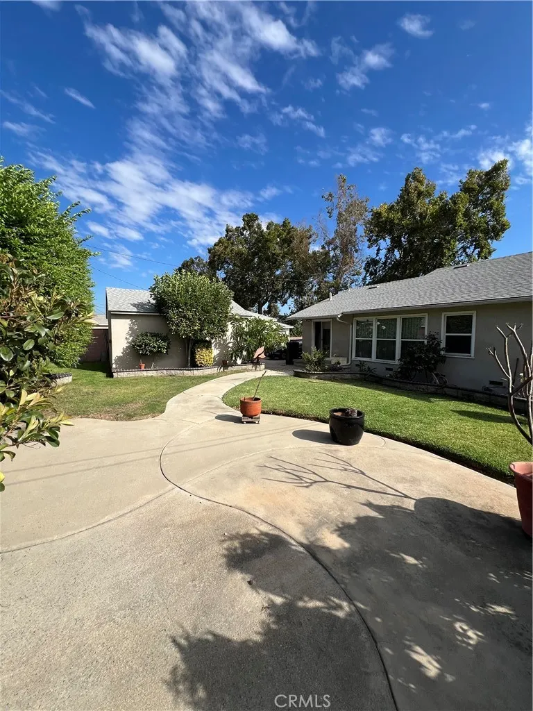 1319 W Eckerman Avenue
