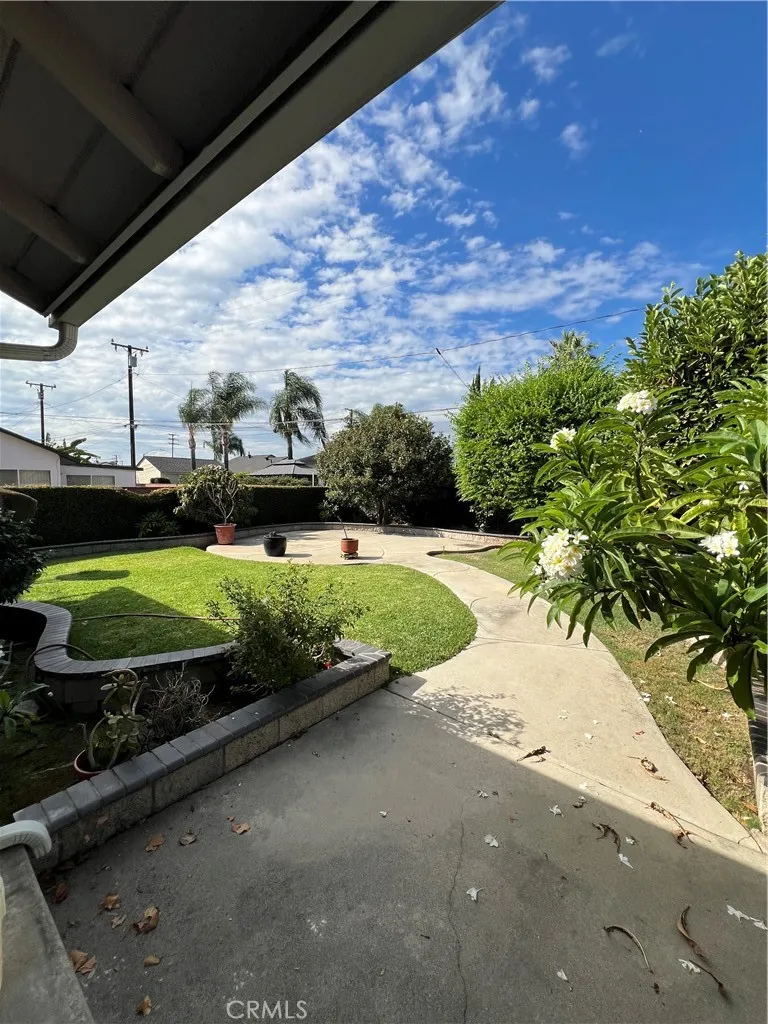 1319 W Eckerman Avenue