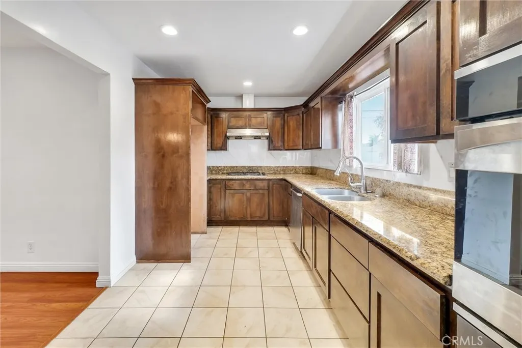 235 S Azusa
