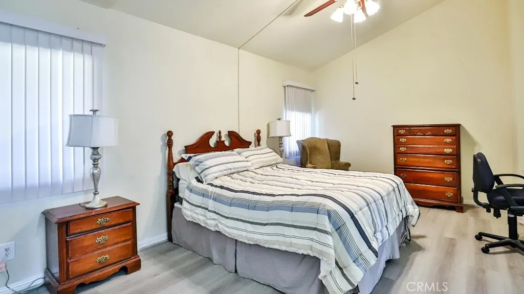 3538 Bottlebrush