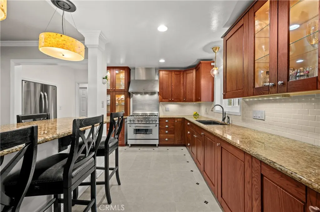 213 S Meadow