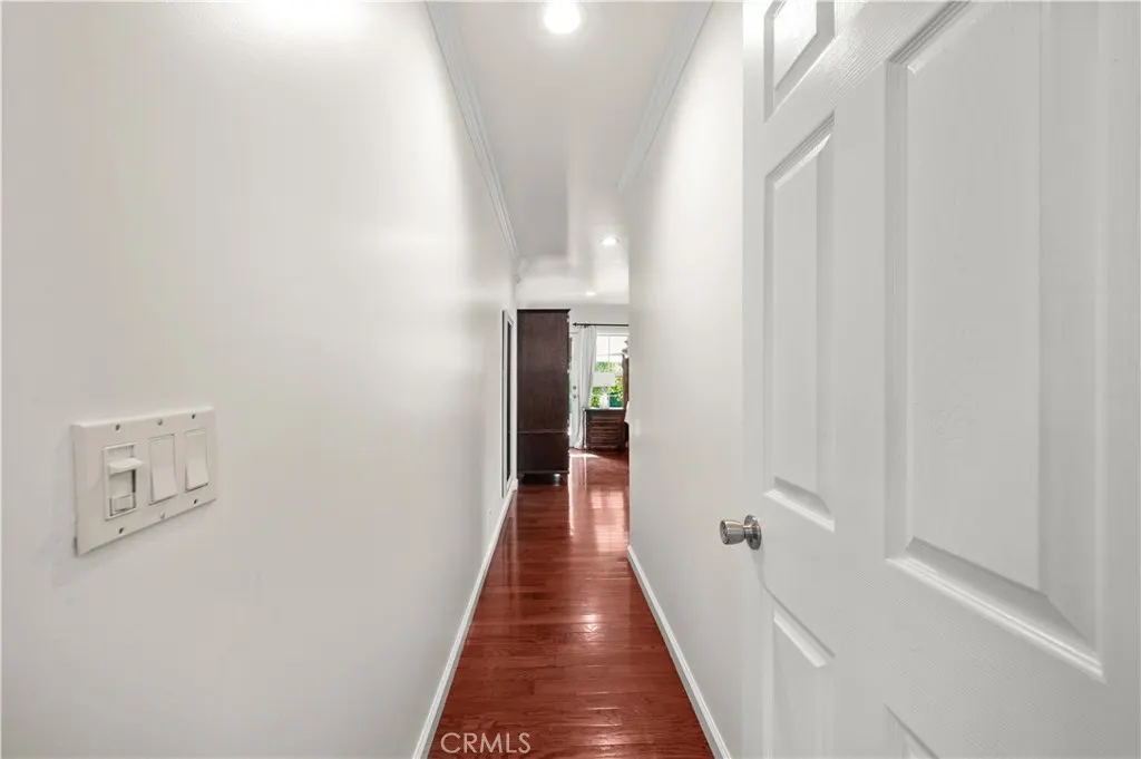 213 S Meadow