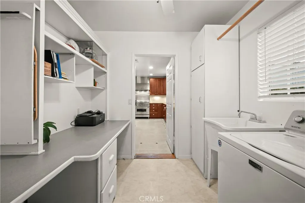 213 S Meadow