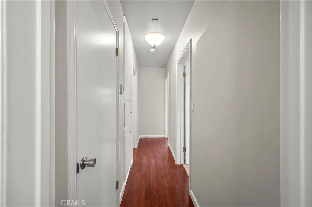 213 S Meadow
