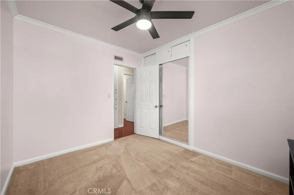 213 S Meadow