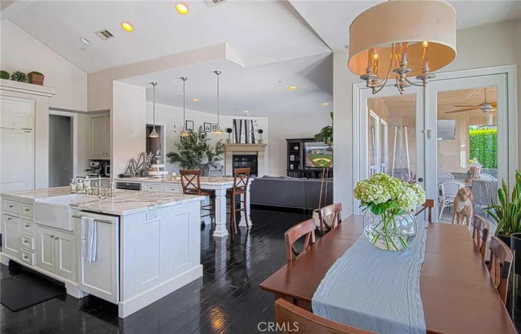 211 S Grand