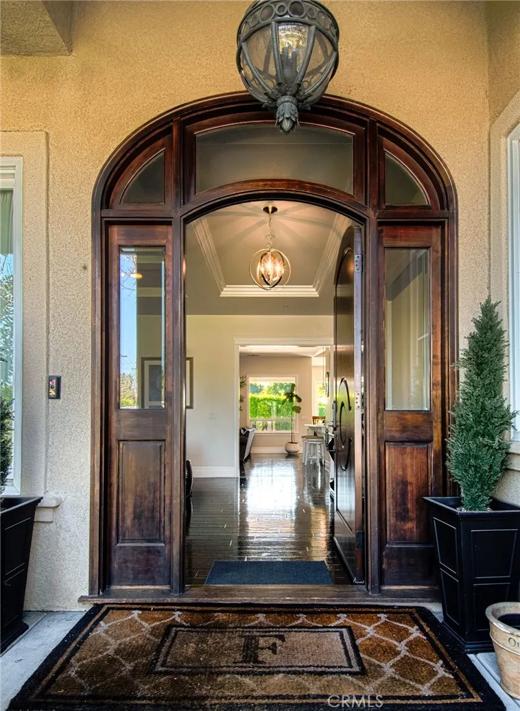 211 S Grand