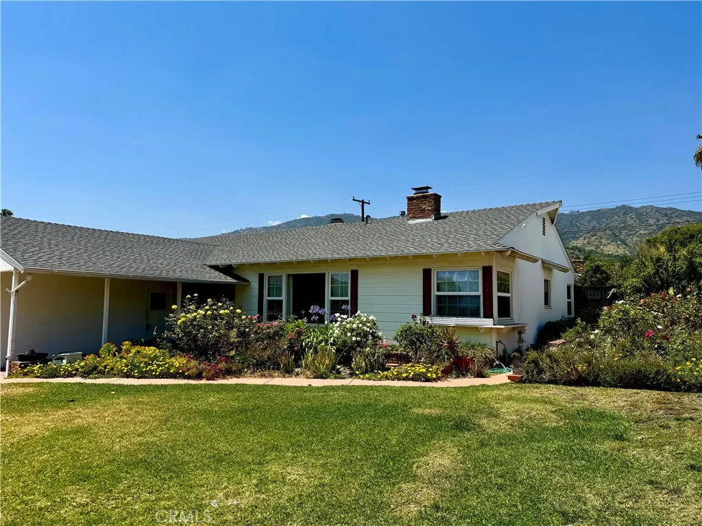 543 E Comstock