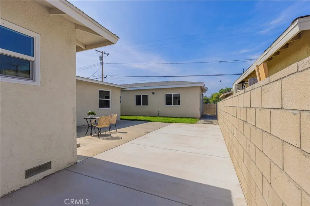 2516 E Walnut Creek