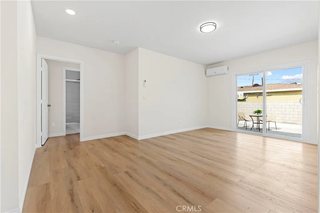 2516 E Walnut Creek