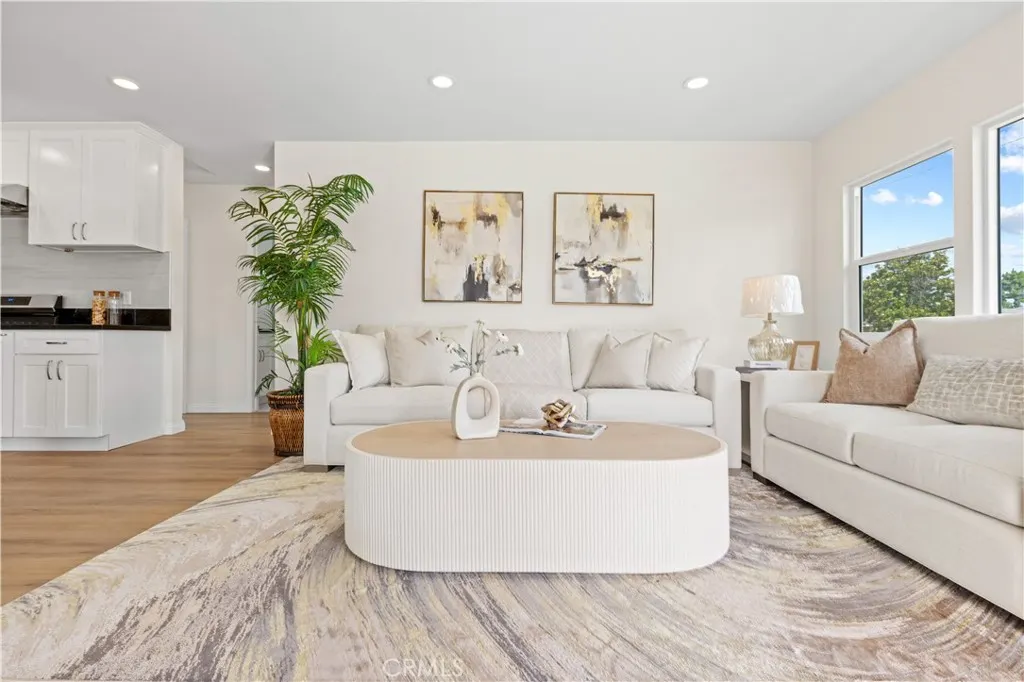 2516 E Walnut Creek